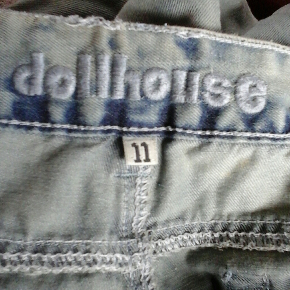 Dollhouse brand women's distressed denim jeans